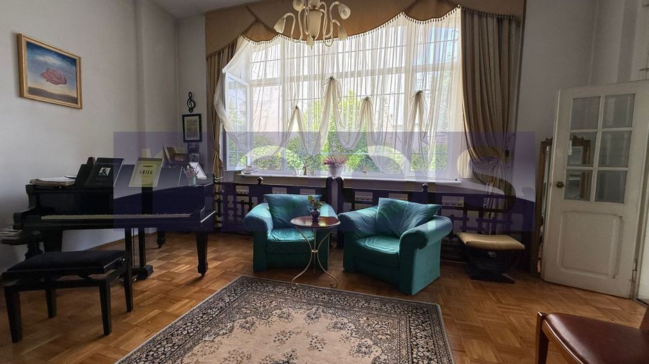 VILA DE VÂNZARE | 6 CAMERE CURTE PROPRIE 200 MP | ZONA CENTRALĂ - Poză 7