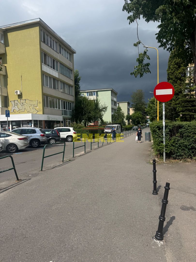 Vand spatiu comercial Brasov ,str.Jupiter, 48mp pret negociabil! - Poză 3