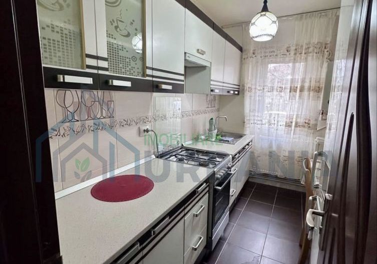 Apartament cu 3 camere - Poză 2