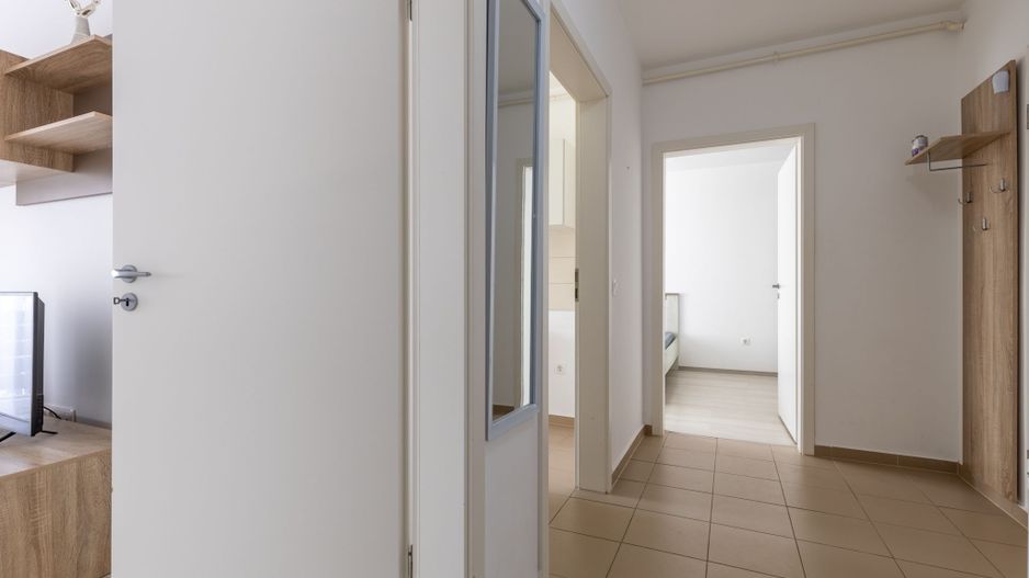 Oferim spre inchiriere apartament 2 camere etaj intermediar - Poză 6