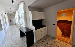 Clădire istorică ultracentrală, PUB + 13 birouri, S+P+M, renovată 2024 - Poză 8