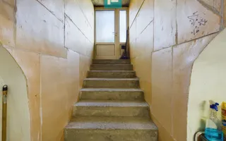 Casă la curte comună, zonă ultracentrală - Poză 17