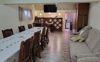 Casă cu piscină interioară -Turnișor - Poză 11