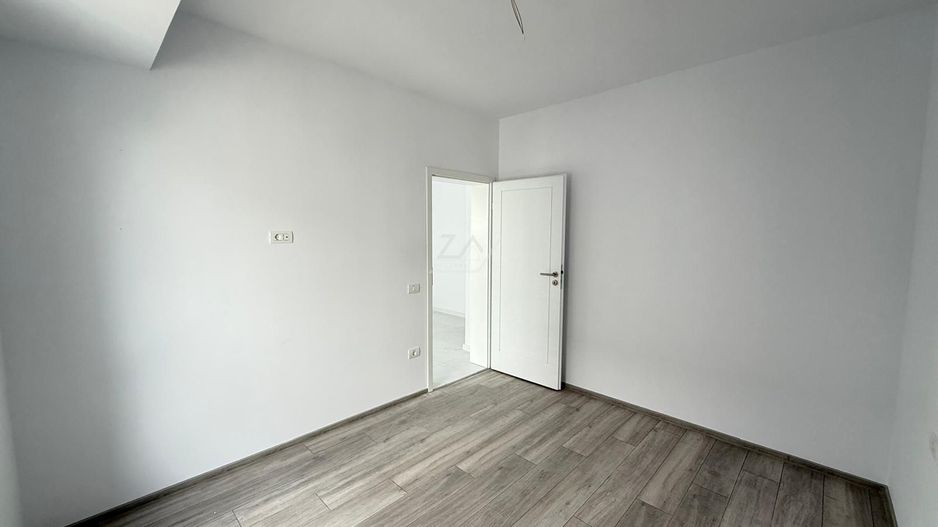 Bloc nou cu asfalt. Etaj 1. Finisaje de top. - Poză 8