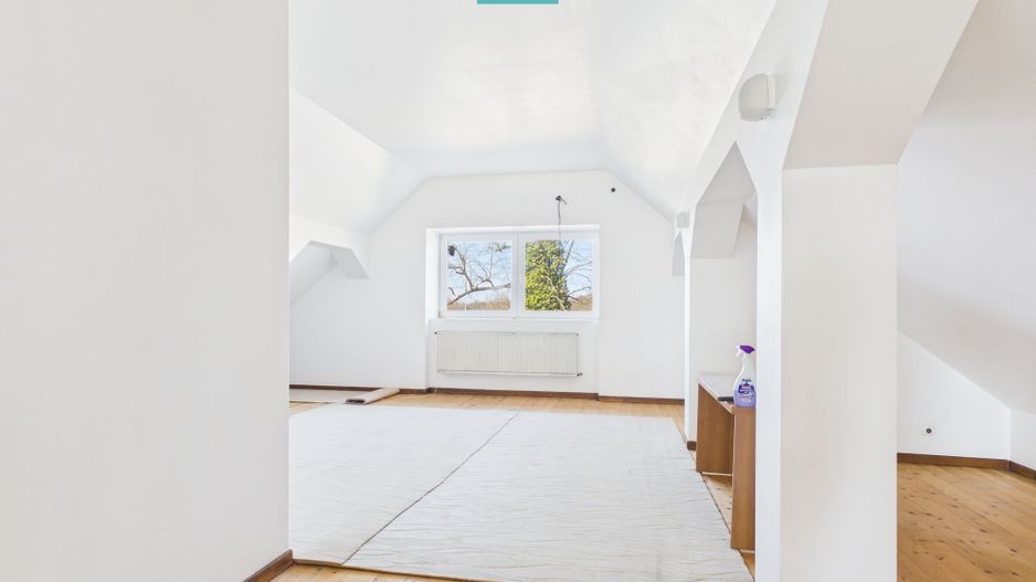 Casă cu 8 camere pentru investiții în Maciova CS - Poză 12