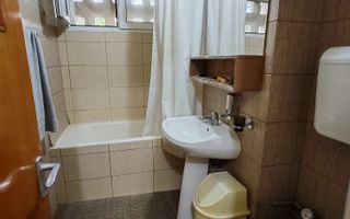 Apartament 3 camere, bloc 4 etaje, Berceni/str Dorohoi, curat - Poză 6