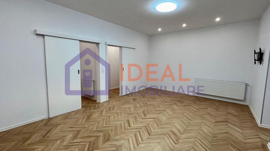 Apartament Ultracentral cu 2 camere complet renovat - de vânzare - Poză 3