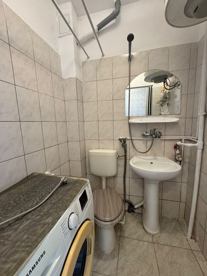 Garsoniera la parter zona Stefan Cel Mare - Poză 6