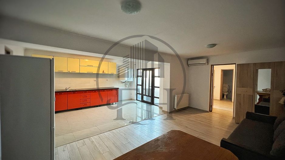 SOLD/ VANDUT Casă / Vilă cu 3 camere de vânzare în zona Faleza Nord - Poză 2