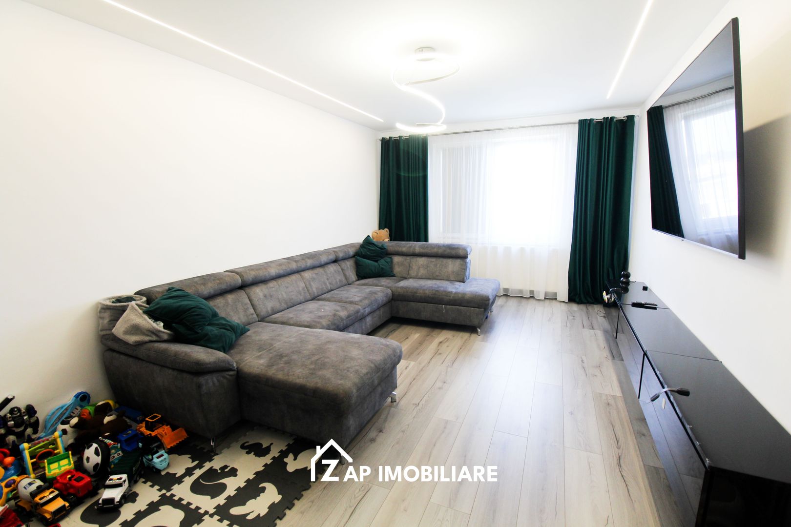 Tudor - Strada Banat - 3 Camere Decomandat - Mobilat & Utilat Lux - Poză 4
