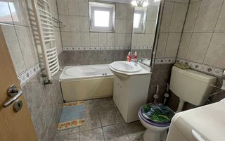 Apartament cu 3 camere 2 bai decomandat situat in zona Odobescu - Poză 7
