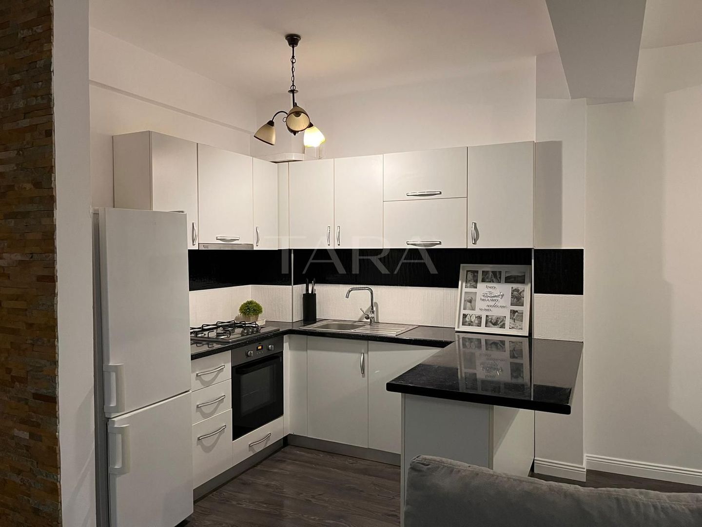 Exclusiv. Inchiriere 2 camere, ultrafinisat. Semicentral, Gruia. - Poză 3