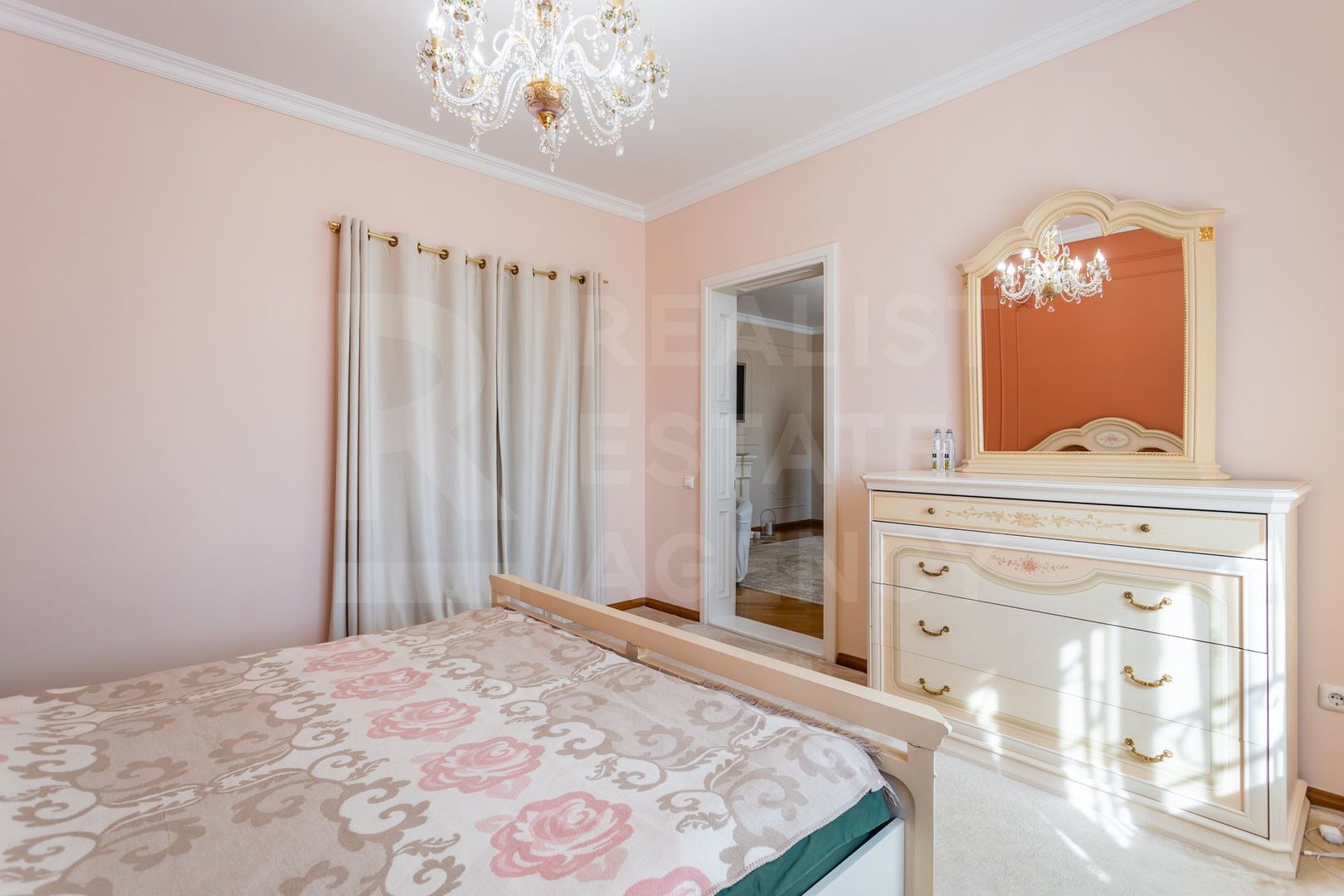 Vânzare casă de lux, 700 mp + 22 ari, situată în Tohatin - Poză 12