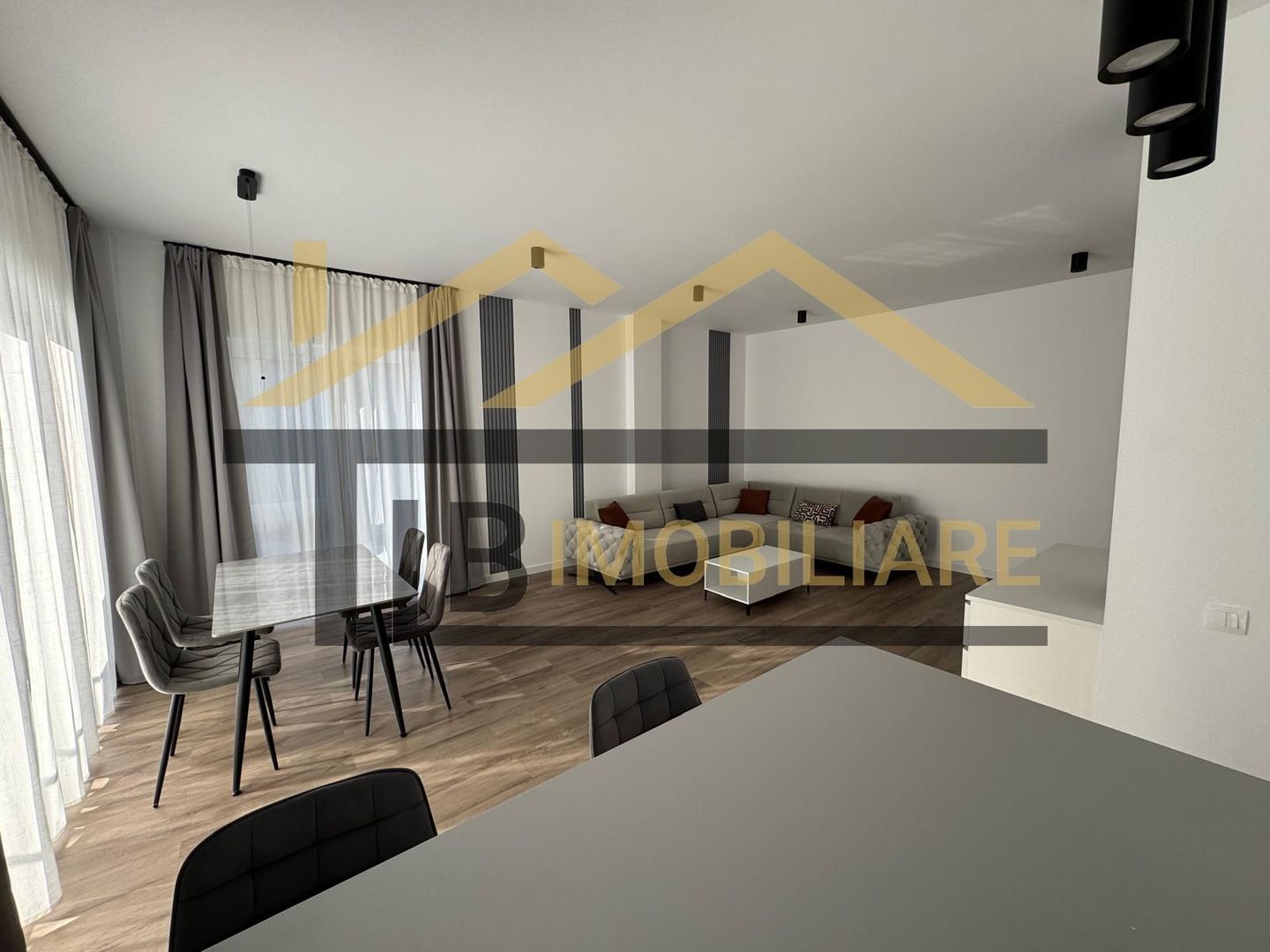 Apartament de 2 camere, 64mp, Zona Alexandru Papiu Ilarian - Poză 1