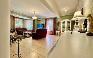 Vila care redefinește echilibrul între rafinament, spațiu și liniște - Poză 16
