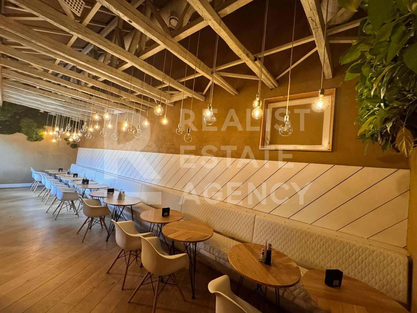 Spatiu comercial - Restaurant | Stradal | Trafic pietonal | Romana - Poză 1