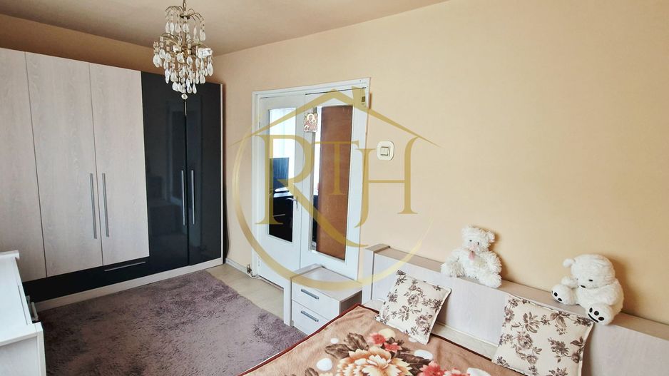 Inchiriez apartament cu 2 camere,clima centrala, zona Calea Sagului/ 300 euro. - Poză 1