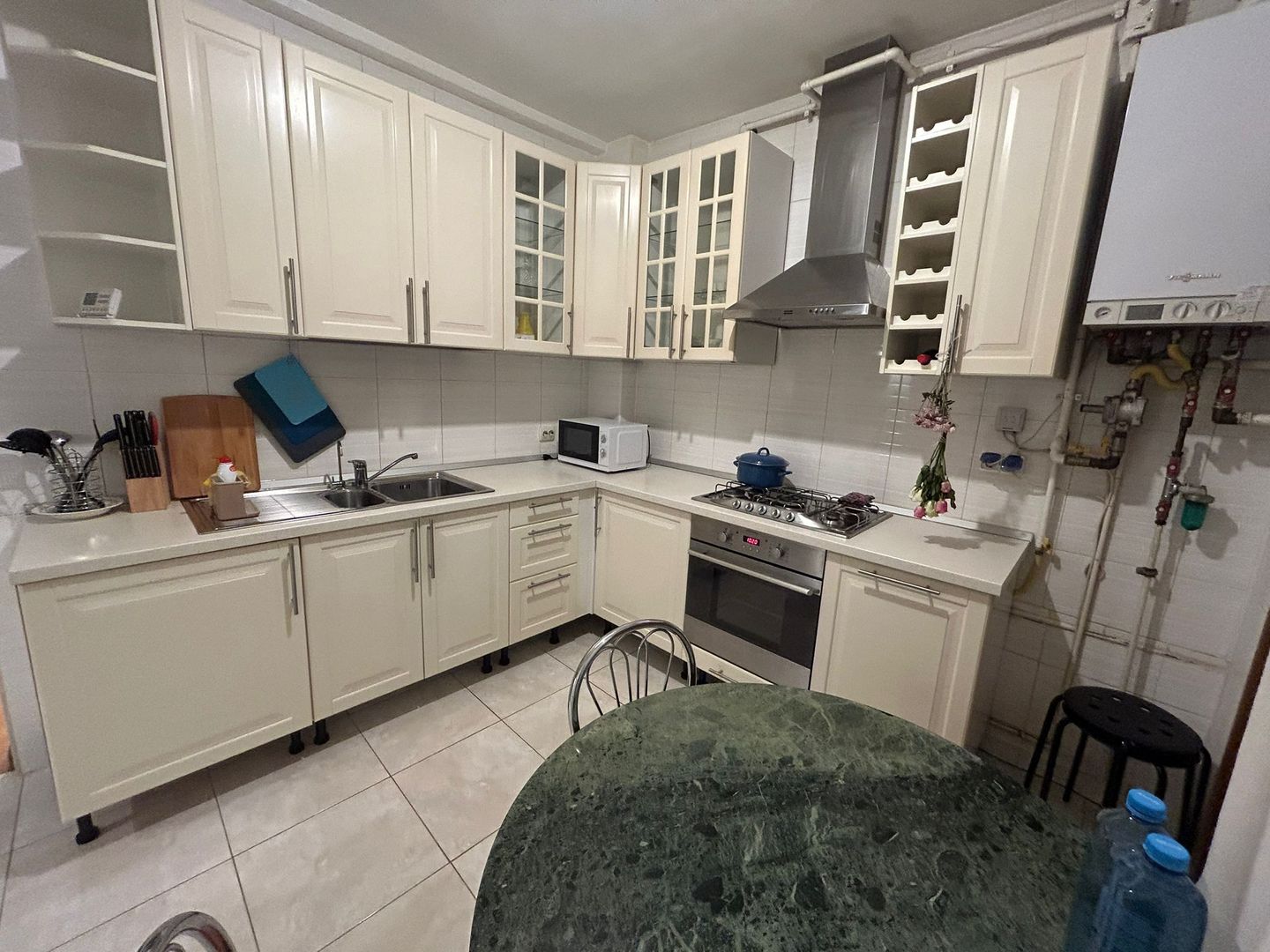 3 Camere Ultracentral 2 minute de Metrou Univestitate - Poză 7