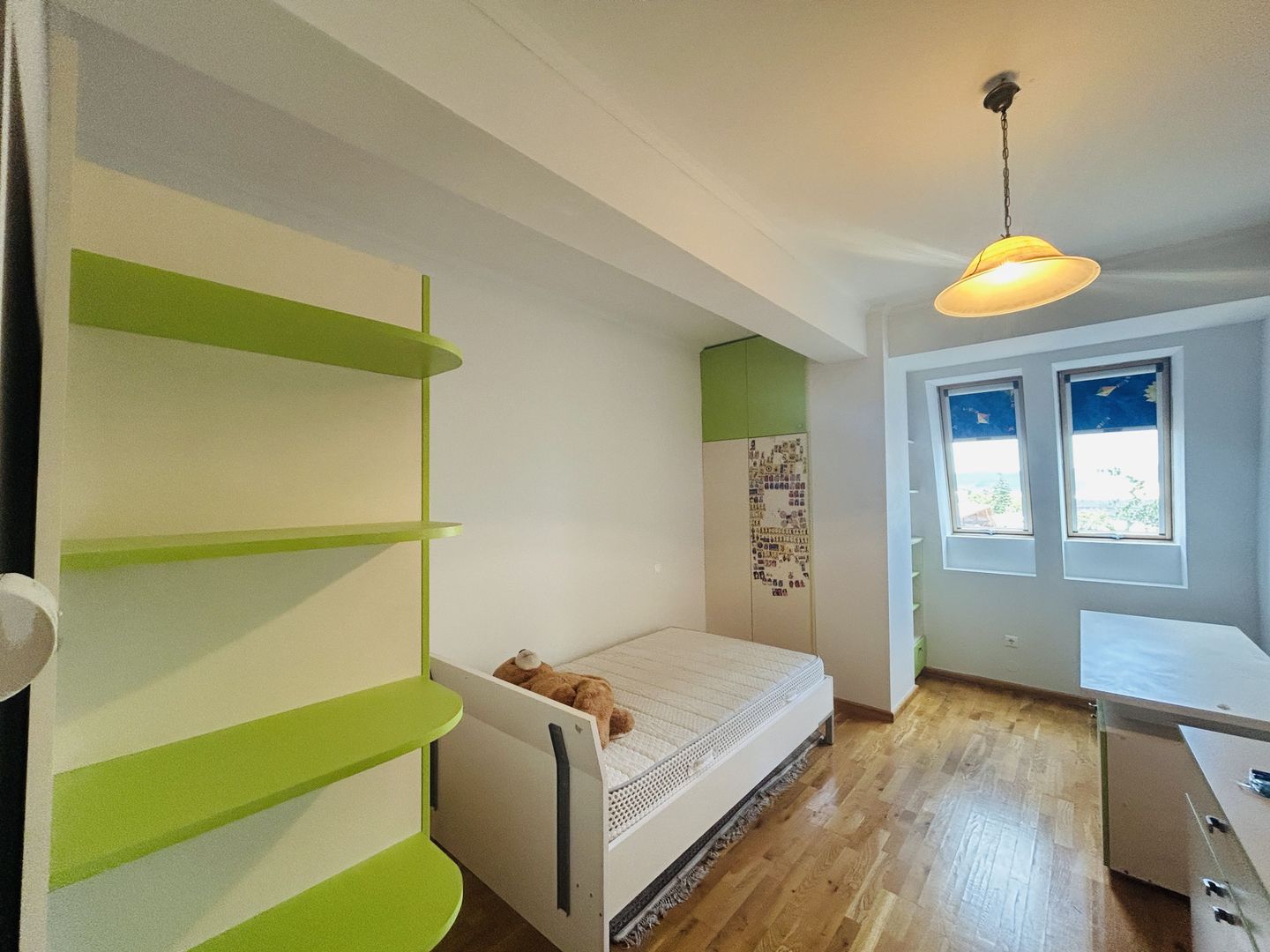 Penthouse de inchiriat, zona buna, terasa mare, mobilat si utilat - Poză 22