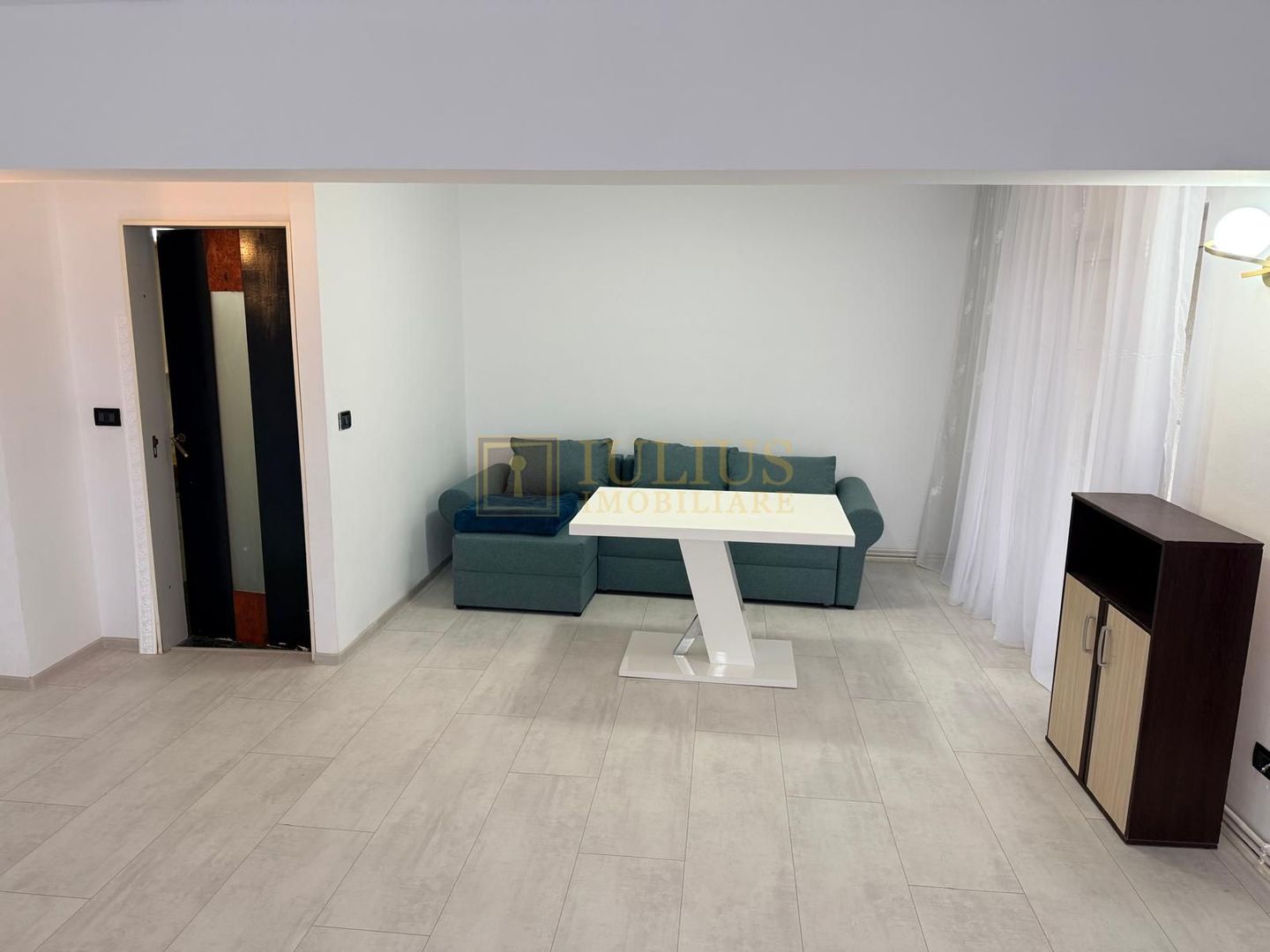 Medicina, 2 camere, 2 bai, centrala proprie, apartament spatios-105 mp - Poză 5