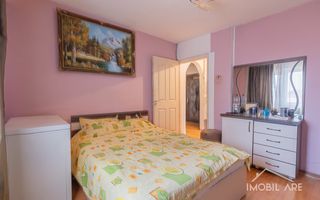 Apartament cu 3 camere de vânzare - Poză 4