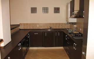 Oferim spre inchiriere apartament 2 camere in vila, adiacent Polona - Poză 1