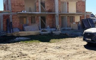 Casă pretabilă pentru 2 familii cu teren 434 mp. - Poză 8