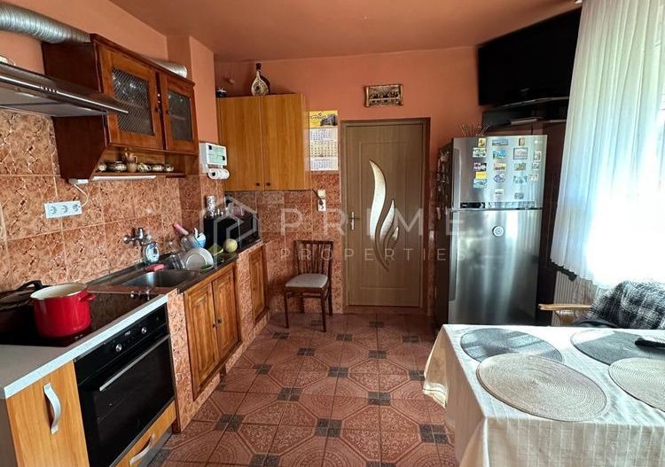 Casă spațioasă de vânzare – Corunca, zona Vatman - Poză 4