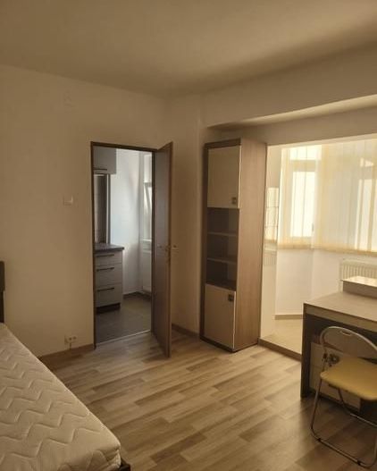 Garsoniera renovata, 2 minute metrou Tineretului, balcon inchis - Poză 2