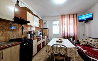Vand apartament 2 camere zona Cetate-Bulevard - Poză 1