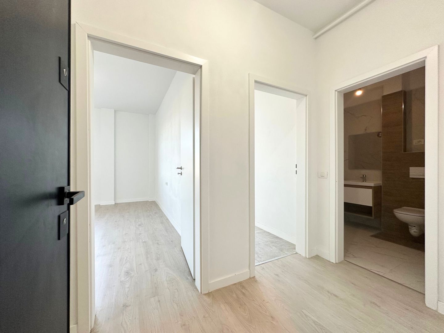 Apartament tip studio de vânzare lângă Paradisul Acvatic cu parcare si boxa - Poză 1