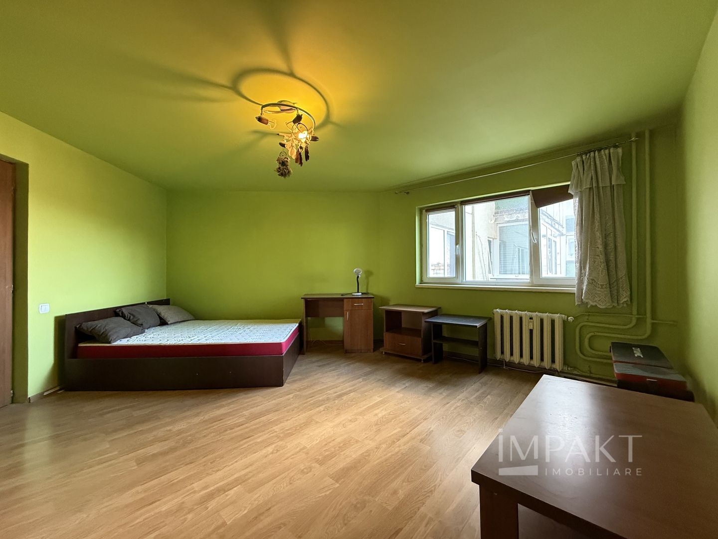 Apartament cu 2 camere decomandat , etaj intermediar , zona Big! - Poză 1