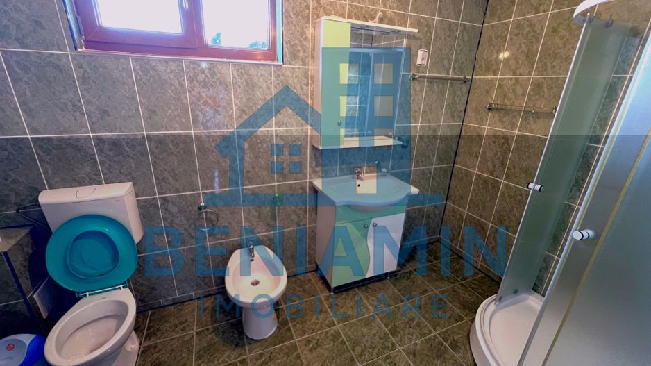 5 Dormitoare-2 bucatari-3 bai-Living-Toate utilitatile-Popoveni - Poză 7