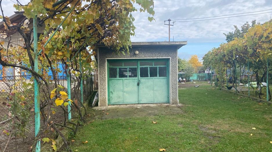 Vanzare casă cu teren generos în Săcueni, la 15 minute de Târgoviște - Poză 12