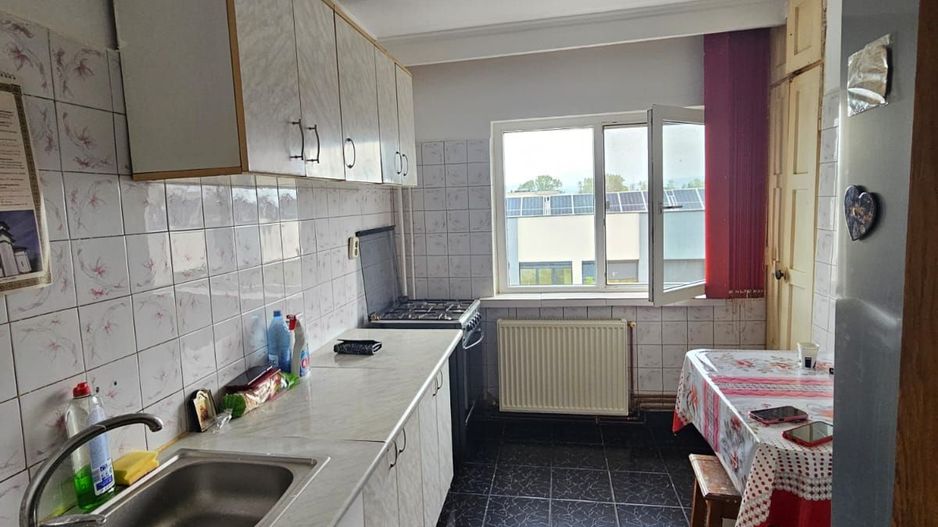 De vânzare apartament 3 camere, Prudu – Complex 2 - Poză 3