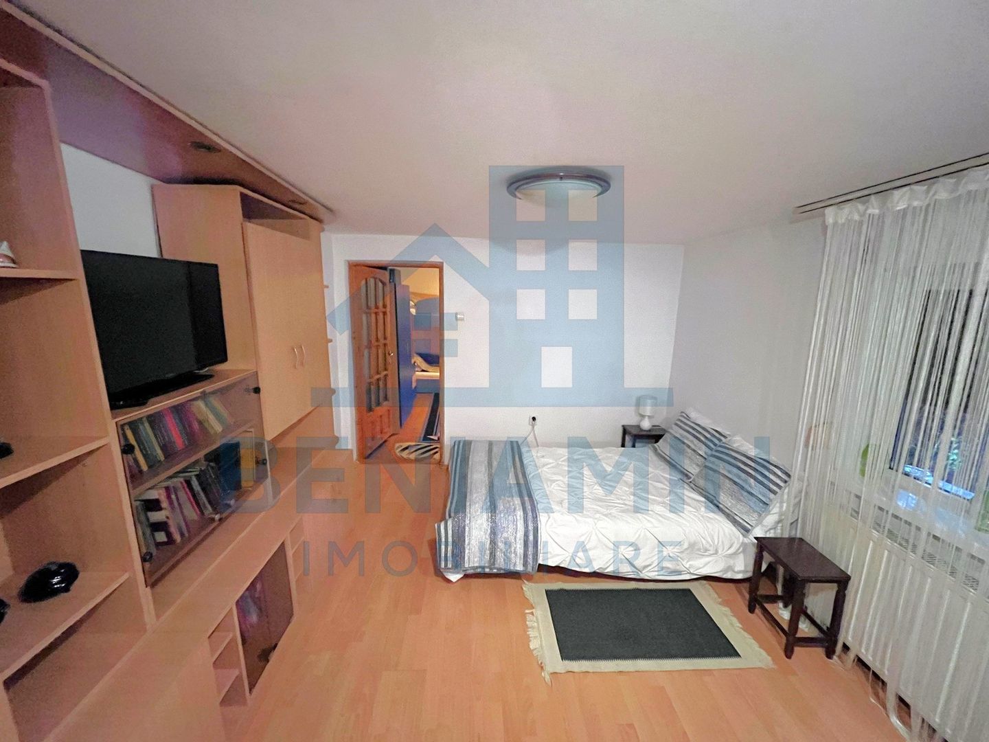 Casa de inchiriat Raului intersectie Campia Islaz -loc de parcare - Poză 4