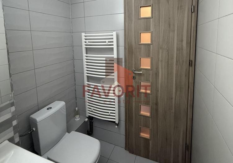 Aradului 3 camere decomandat, 2 bai, etaj 1 - Poză 16