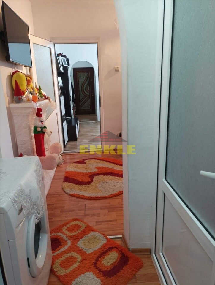 Apartament 3 camere, zona Primaverii, etaj 1 - Poză 5