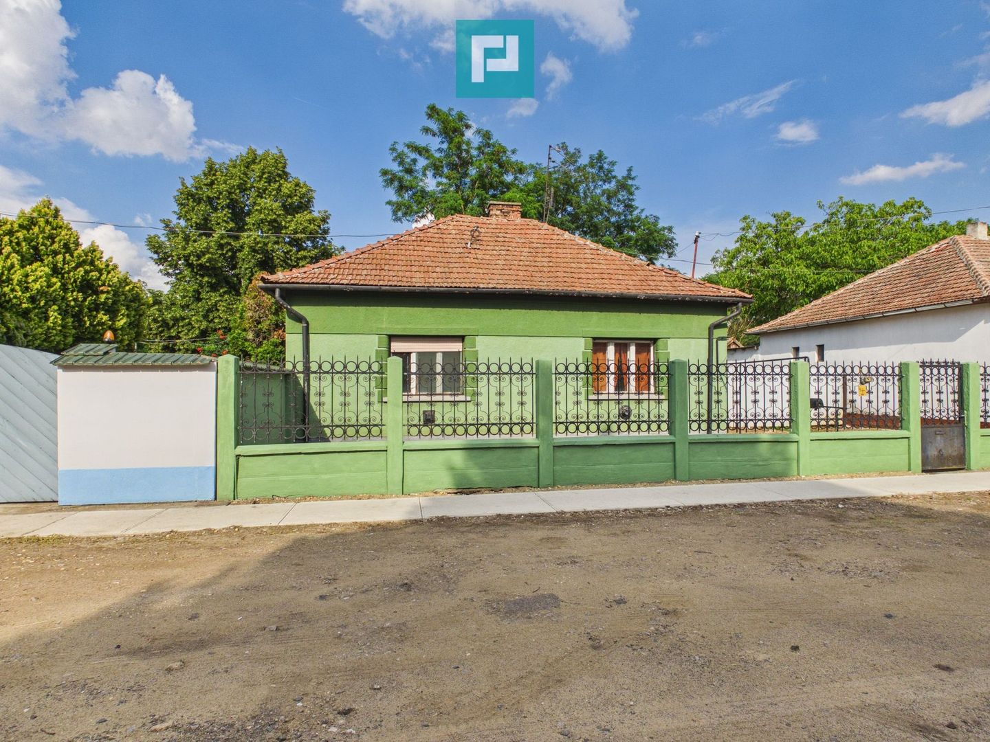 Casă cu 3 camere și teren de 800 mp în Lokoshaza - Poză 1