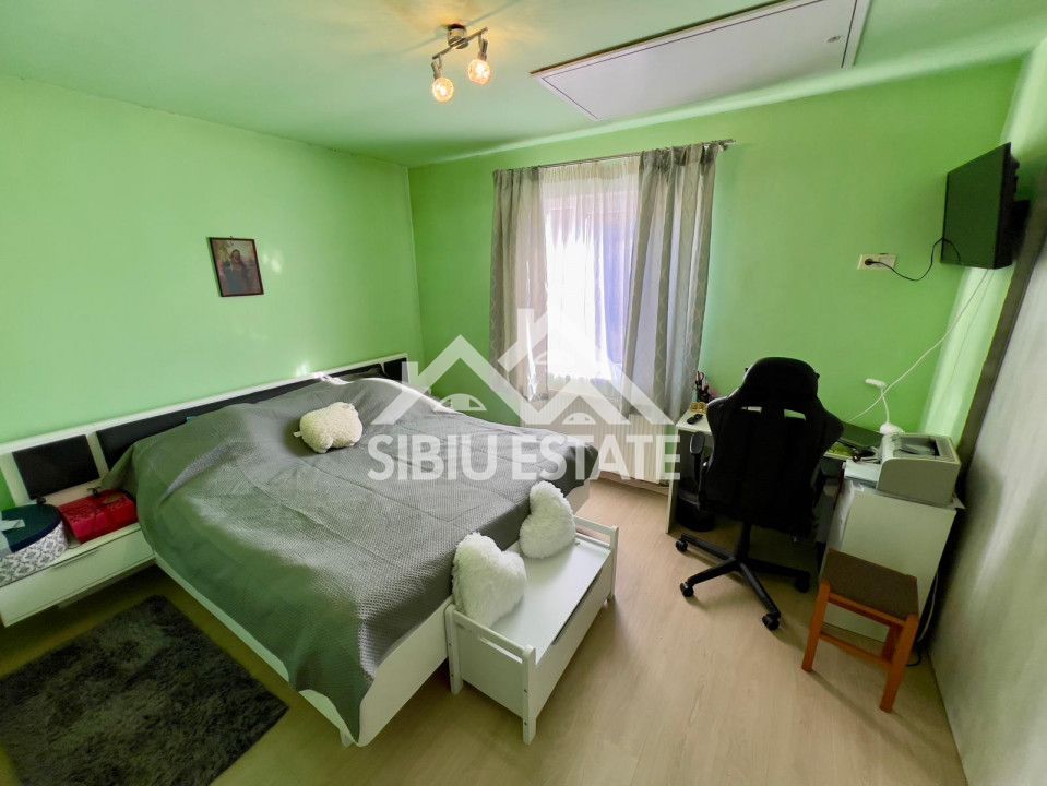 Casa duplex 100 mp utili, la intrare Sura Mare teren 1500 mp teren - Poză 15