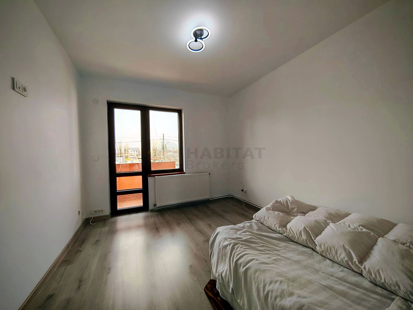 Vilă Individuală cu o curte generoasa zona Aparatorii Patriei - Poză 18