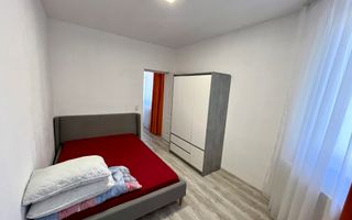 Apartament cu 1 Cameră, Etaj 1, Zona Piață - Poză 2