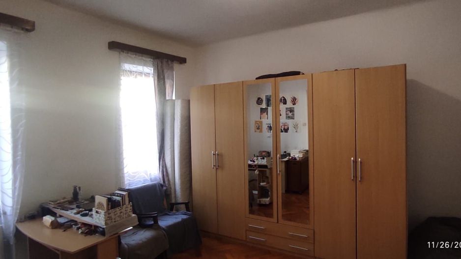 De vanzare! Apartament spatios la curte, zona centrala - Poză 4
