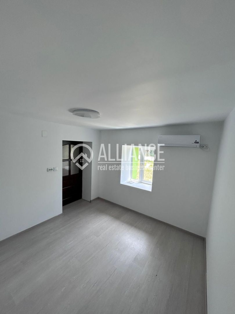 SAT CERCHEZU - Casa renovata complet si gradina - Poză 6