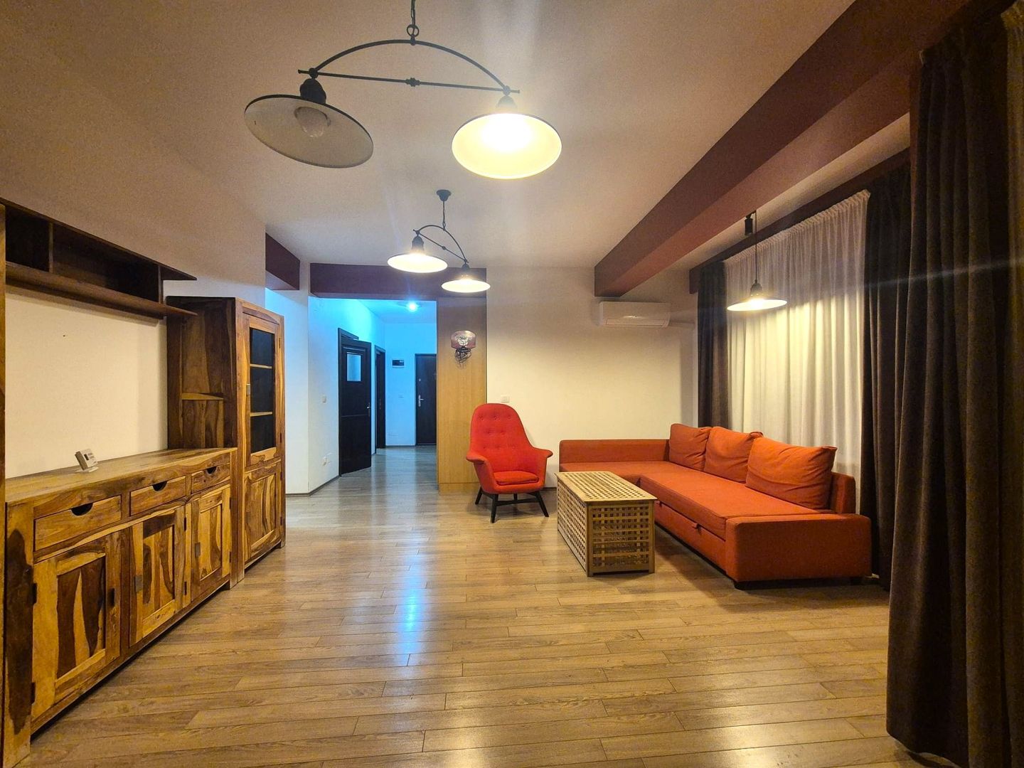 Bloc nou, sectiune mare, apartament 3 camere cu semineu, terasă mare si garaj - Poză 6