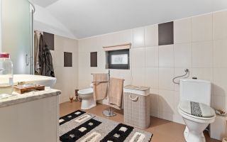 Casă cu 3 dormitoare și 2600 mp teren - Poză 15