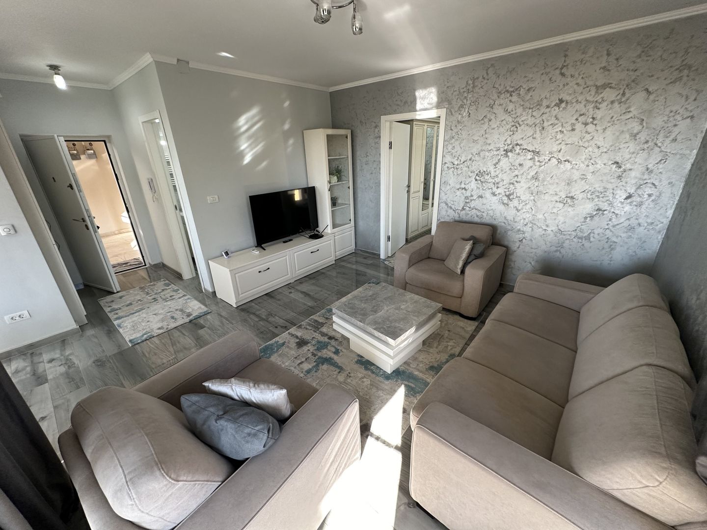 Apartament 2 camere se vinde mobilat - Poză 2