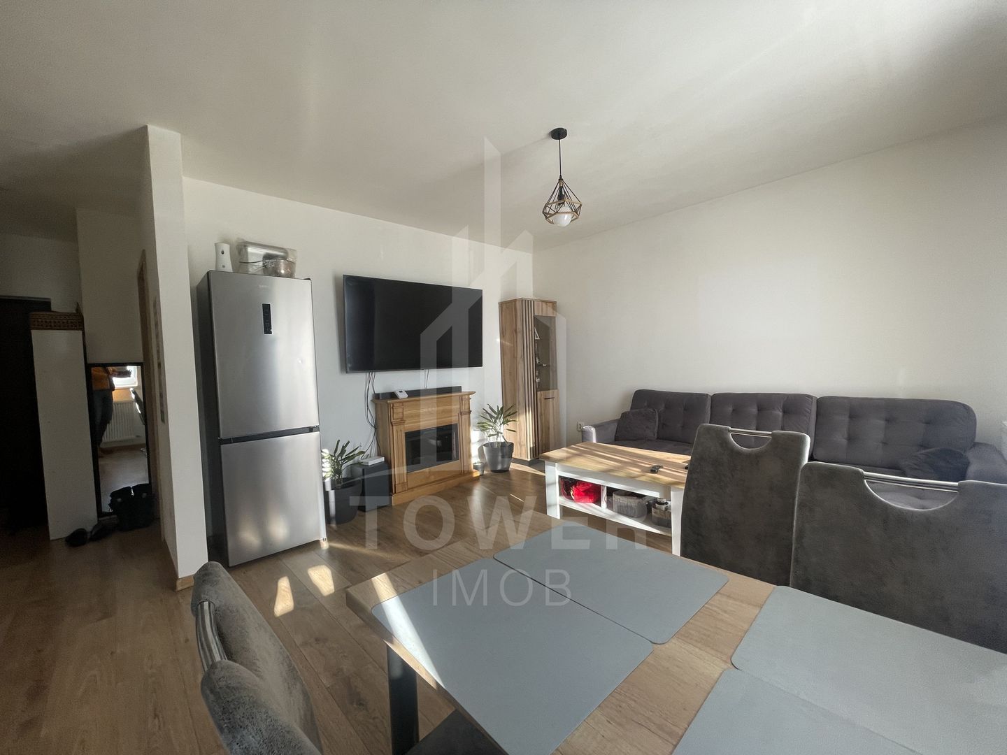 Apartament 3 camere--Turnisor | Decomandat | Balcon 10 mp | Parcare privata - Poză 8