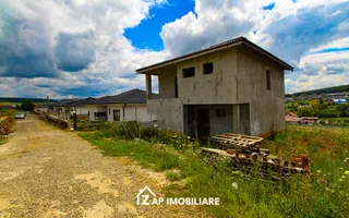 Corunca - Casă Individuală P+1 - 5 Camere (4 Dormitoare) - Teren 490 mp - Semifi - Poză 12