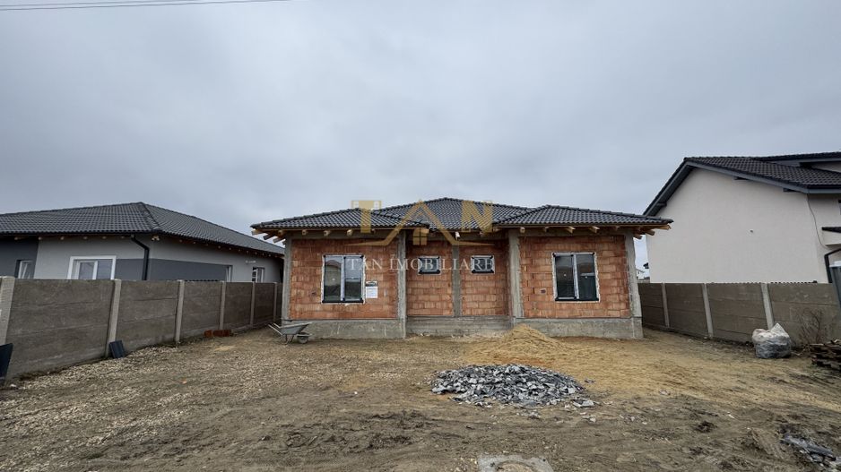 Duplex cu 3 camere, 80 mp utili Mosnita Veche - Poză 1